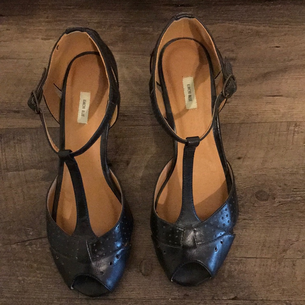 Kimchi Blue T-strap sandal pumps