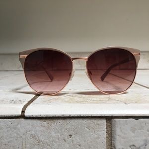 VINCE CAMUTO Nude Rose Gold Retro Round Sunglasses