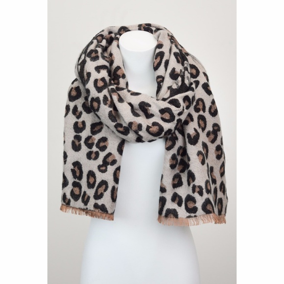 SALE!!! ANIMAL PRINT SCARF - Picture 2 of 4