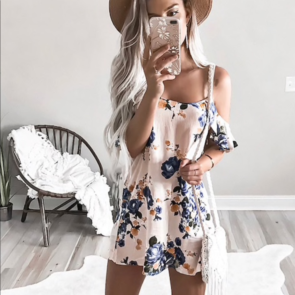 Open shoulder floral mini dress