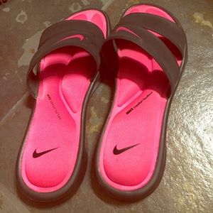 Nike slides