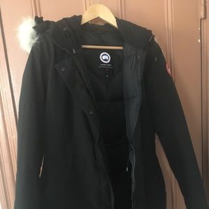 Canada Goose Women's Victoria Parka Size L