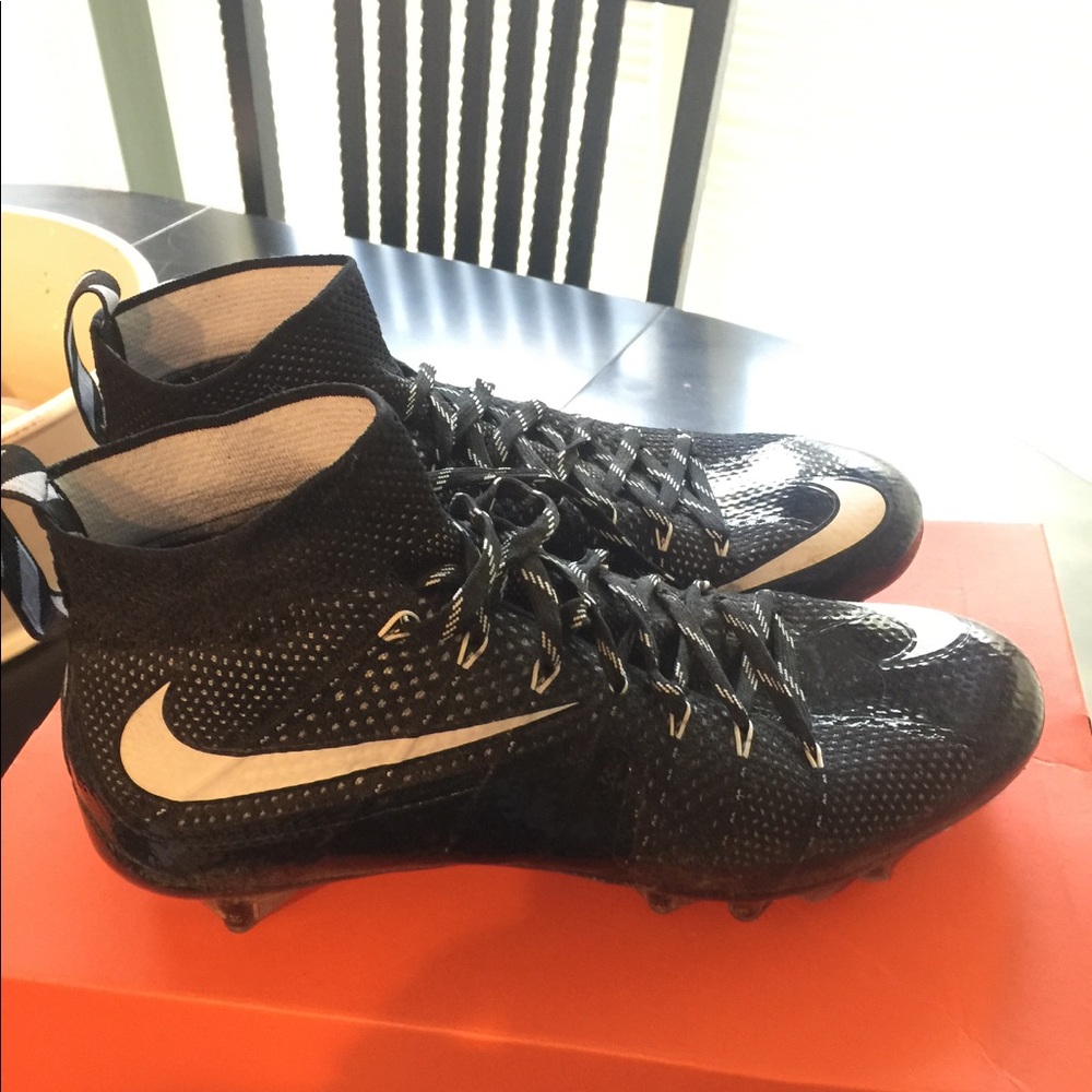 Nike Vapor Untouchable Football Cleats