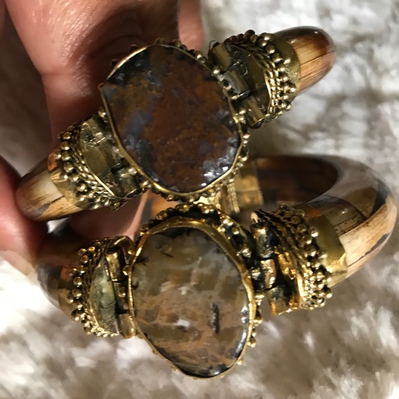 ʙᴀᴍʙᴏᴏ & ᴛɪɢᴇʀ ᴇʏᴇ ʙʀᴀss ʙᴀɴɢʟᴇ - Picture 2 of 5