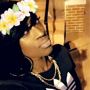 Meet your Posher, Latoya