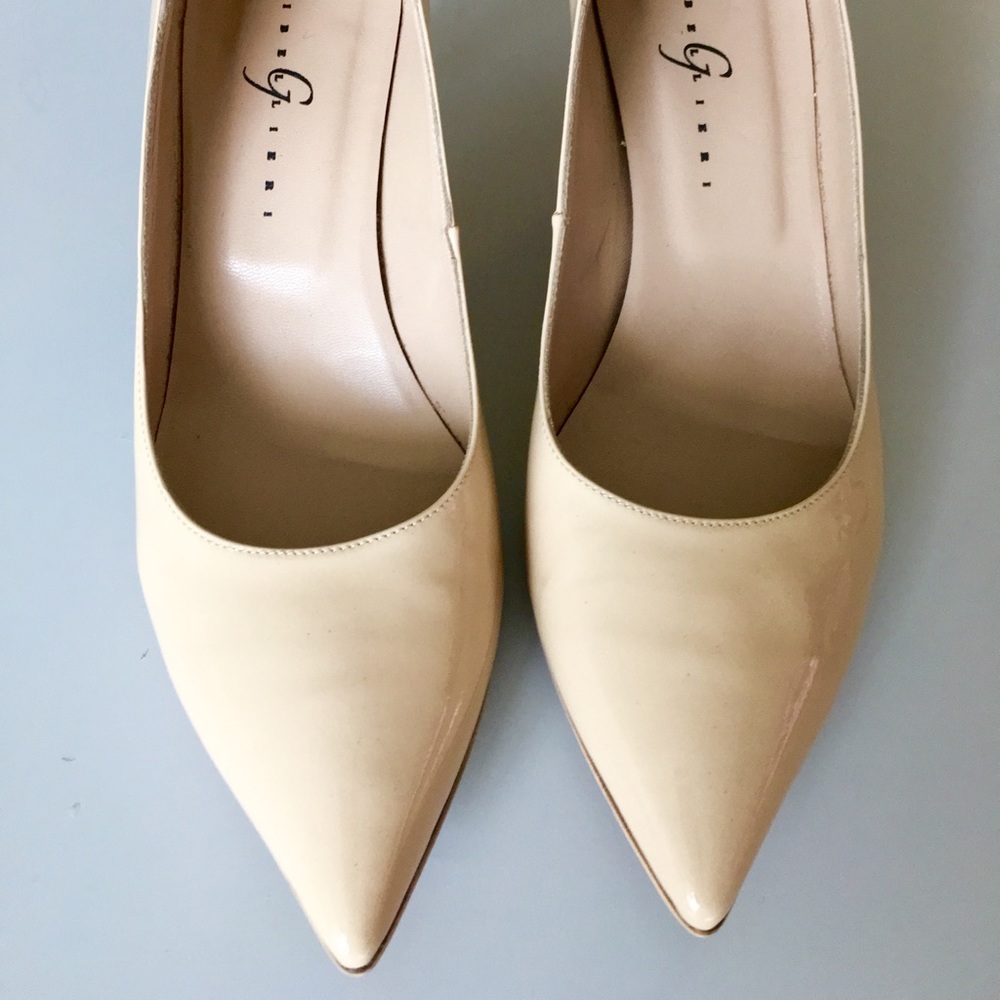 GIBELLIERI LACQUER LEATHER-PUMPS IN BEIGE S39 EU