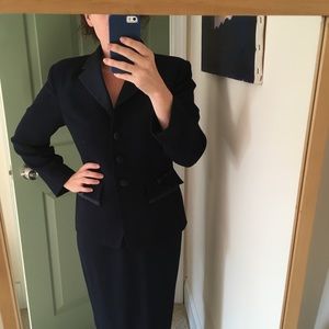 Albert Nipon 80s navy skirt suit with bow pocket