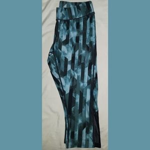 💙Reebok Work out capri leggings💙