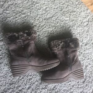 BRAND NEW easy spirit winter boots