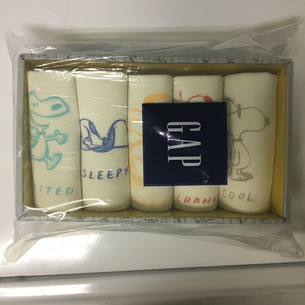NWT GAP X Peanuts Collection