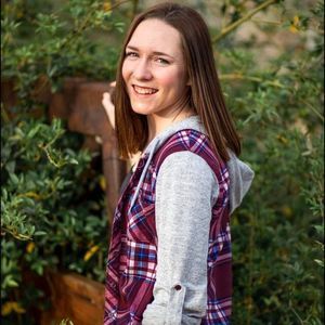 Meet your Posher, Isabel