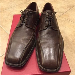 Johnston & Murphy size 9 D brown dress shoes
