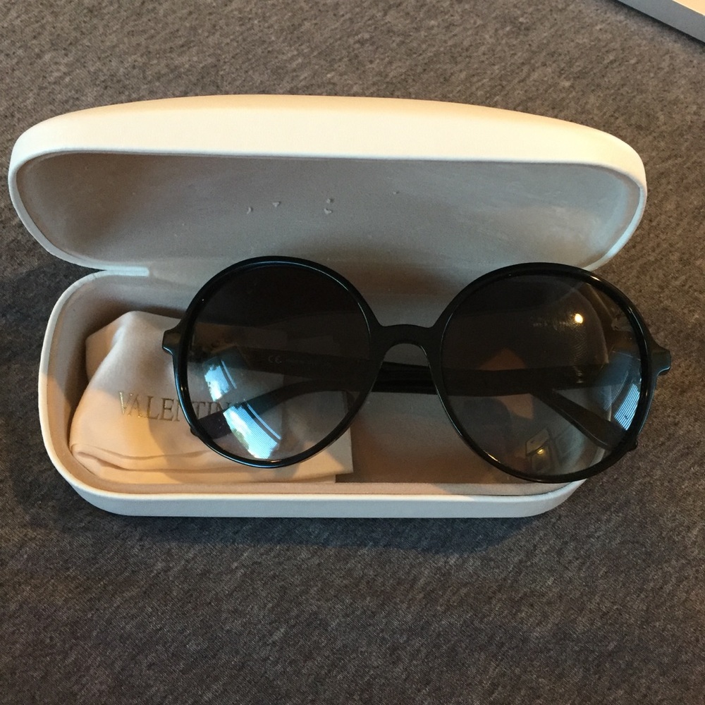 Valentino sunglasses V729s