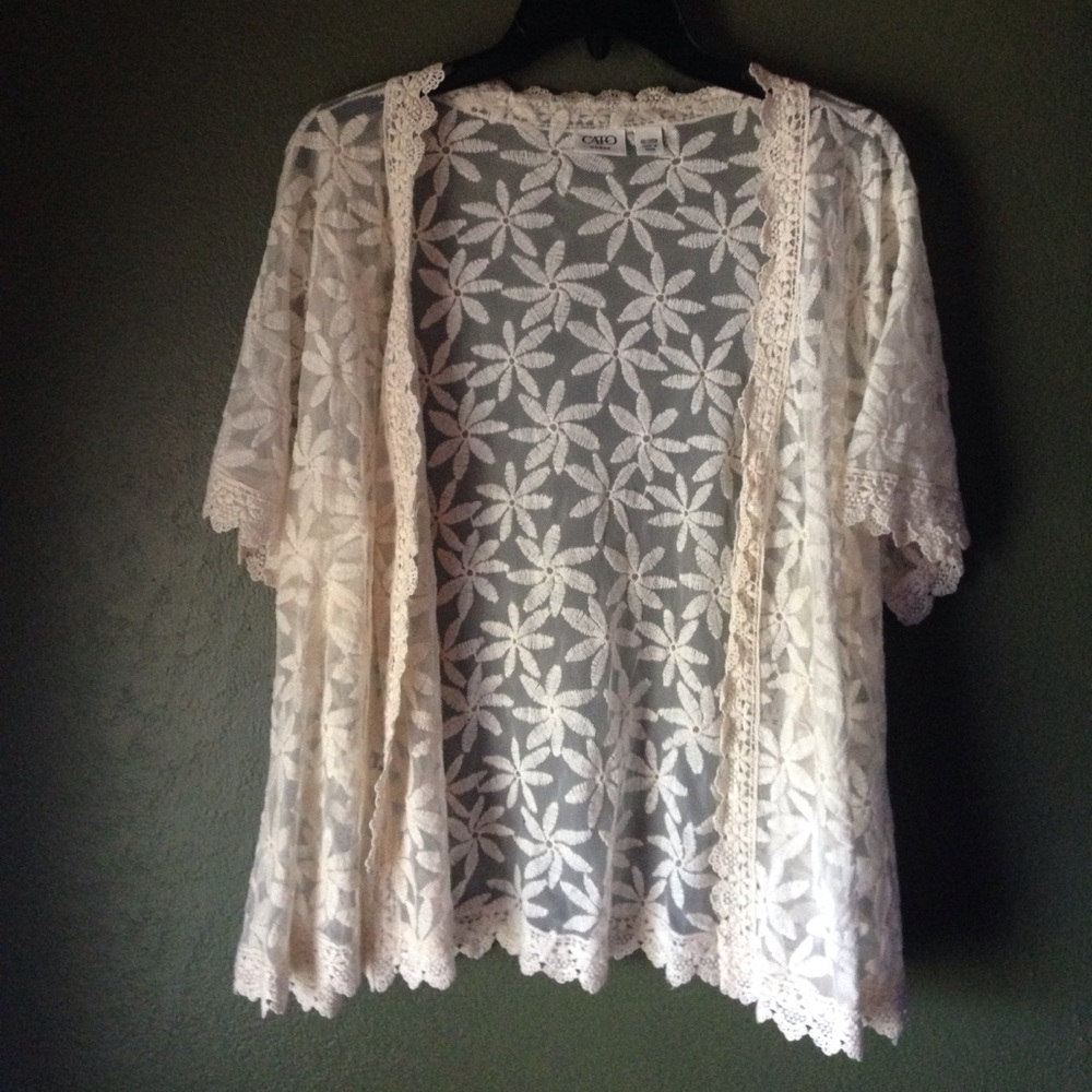 Cream lace kimono. 22/24W