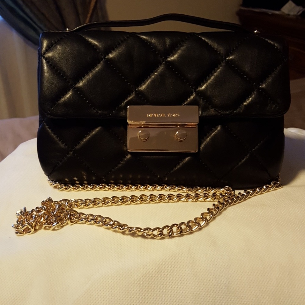 Very cute bag, excellent condition gentle use