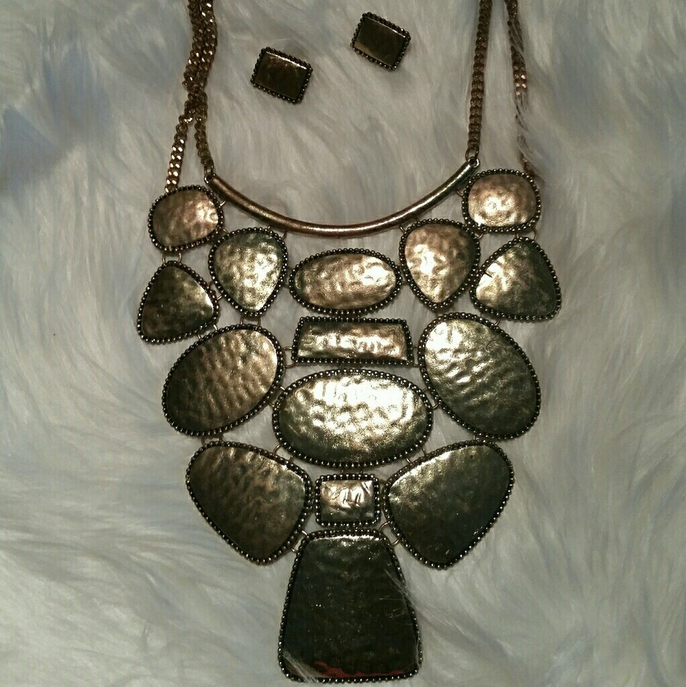 Golden Breastplate necklace with earrings