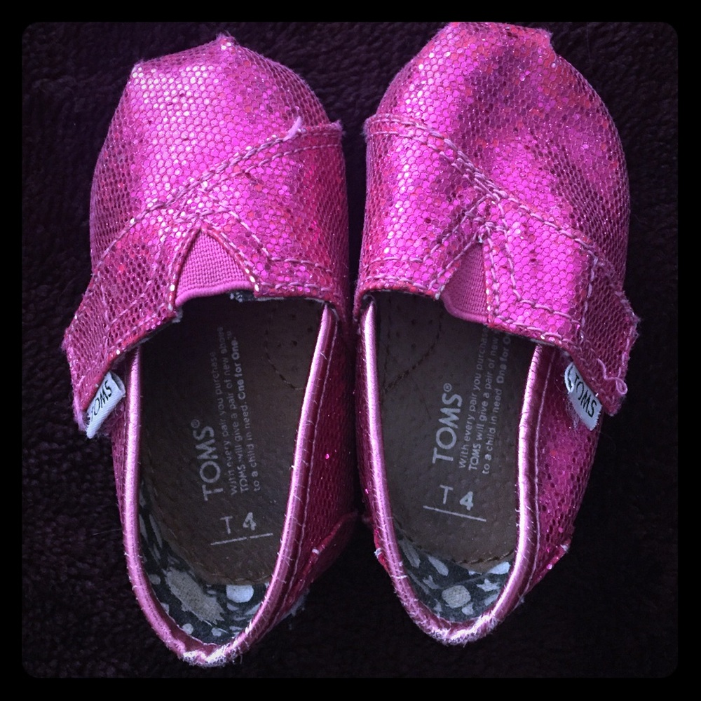Toddler toms sz 4.