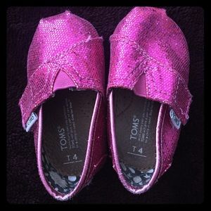 Toddler toms sz 4.