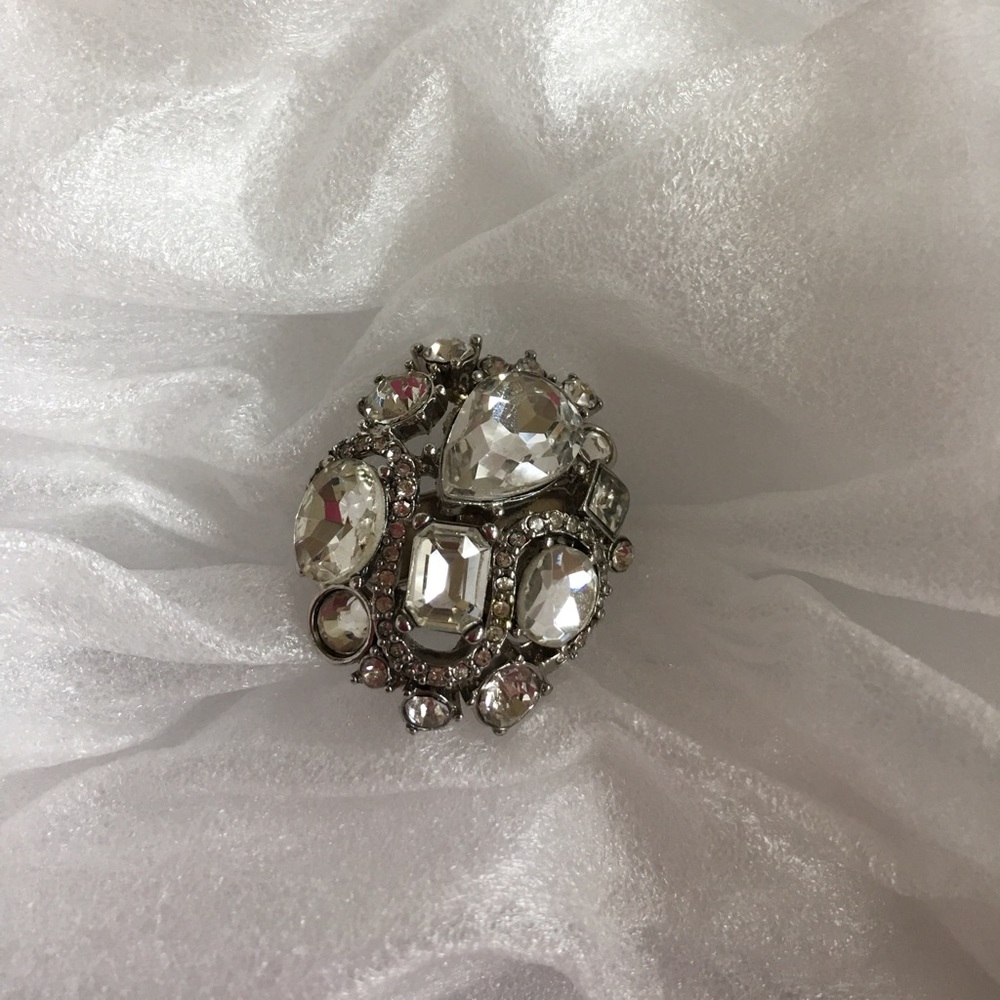 Express sparking crystal ring
