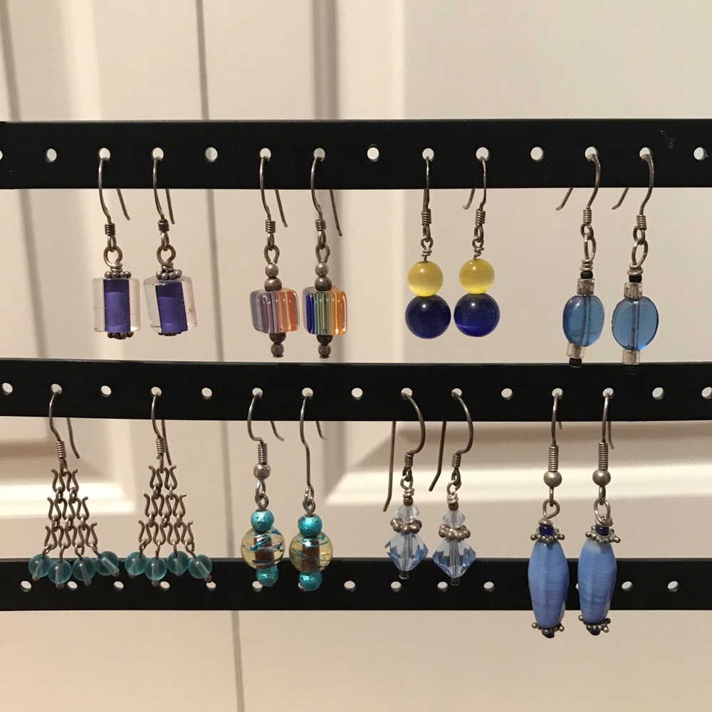 8 pairs of earrings