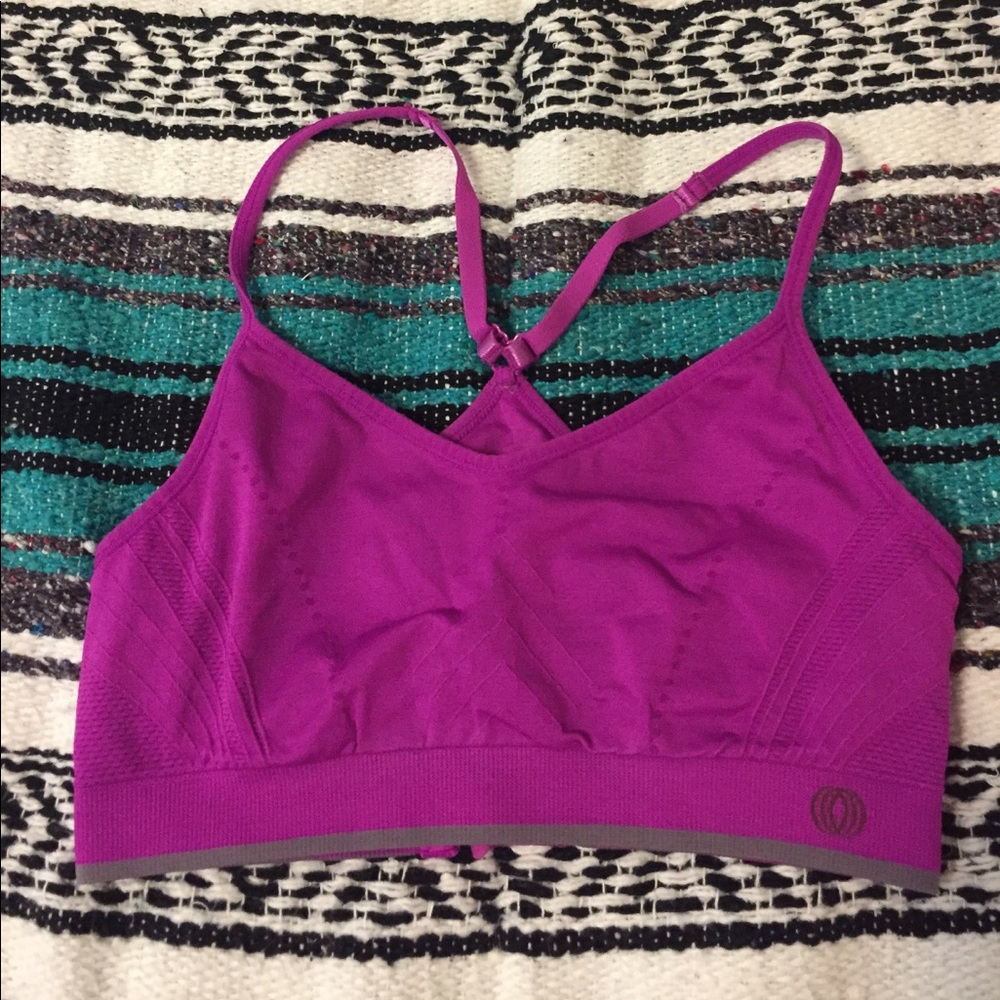 Purple magenta size medium Sports Bra 🏃🏻‍♀️