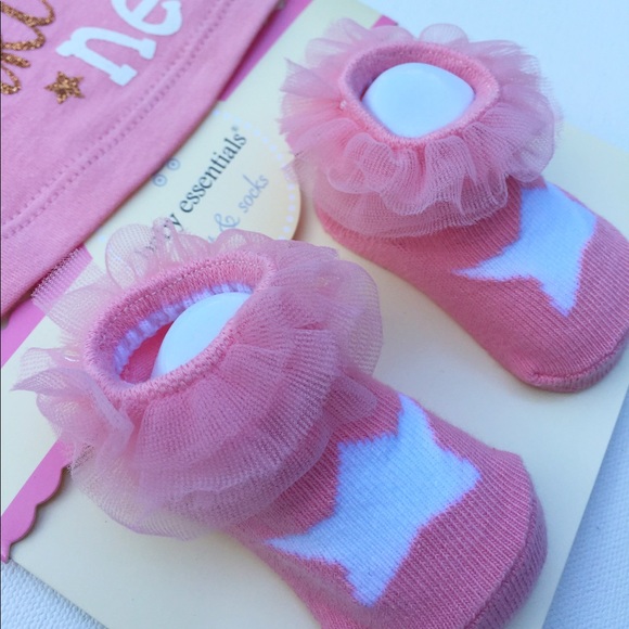 New "Brand Sparkling New" 🐣 Hat & Socks Set - Picture 3 of 4