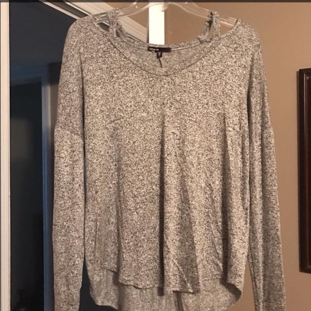 Peek-A-Boo Shoulder Shirt/Hi-Lo