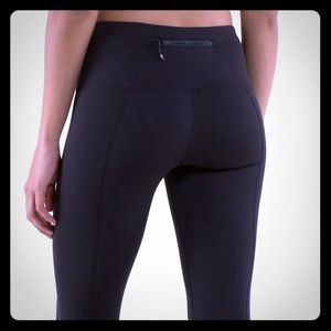 Lululemon Black Runday Crop size 8