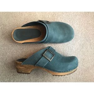 Sanita blue buckle wooden clogs