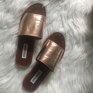 Steve Madden Copper Slip On Sandals Size 7 Steve Madden Copper Slip On Sandals Size 7