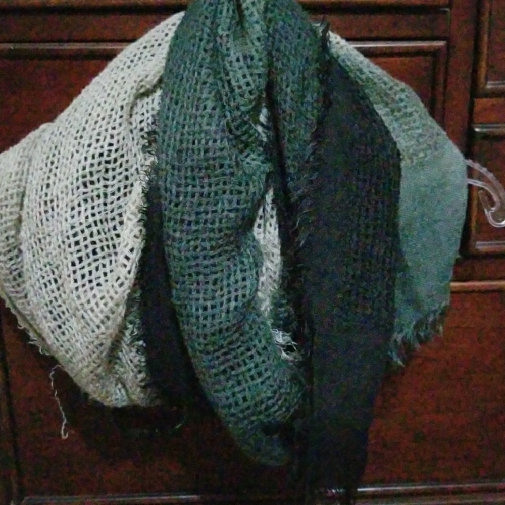 Ombro Scarf
