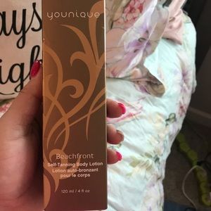 Younique Beach Front Self-Tanning Body Lotion