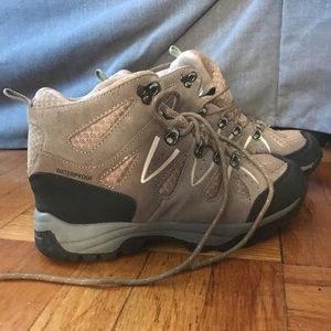 Gander Mountain hiking boots