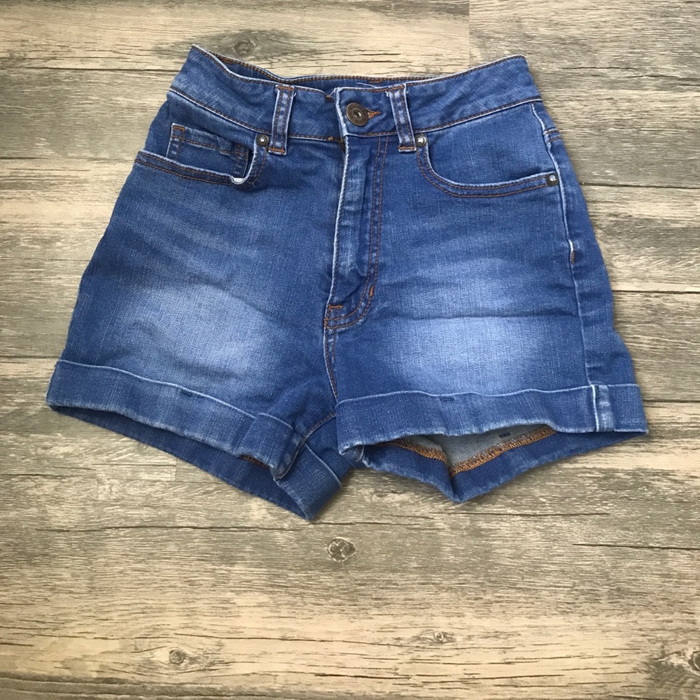 Great Condition! Bullhead high waisted shorts!