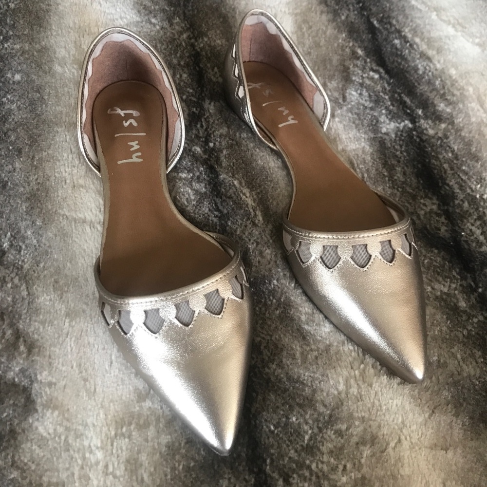Gold Metallic flats BRAND NEW NEVER WORN
