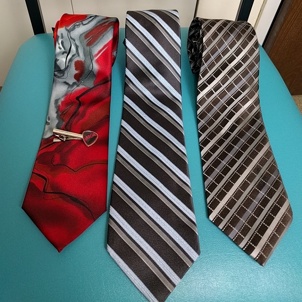 🚫SOLD, GAVE AS FREE GIFT N/A🚫 TieBundle