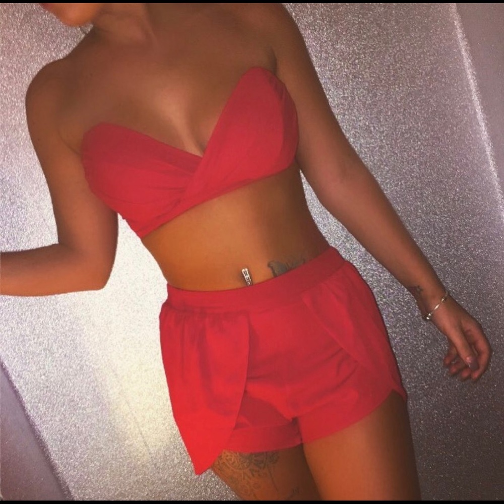 Sexy Crop top with matching shorts ♥️
