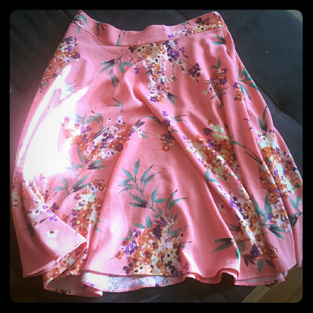 New york and company : Floral skirt