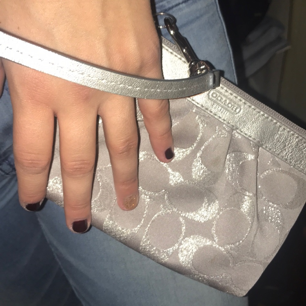Authentic Coach Clutch - Picture 4 of 4
