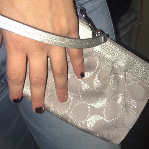 Authentic Coach Clutch - Picture 4 of 4