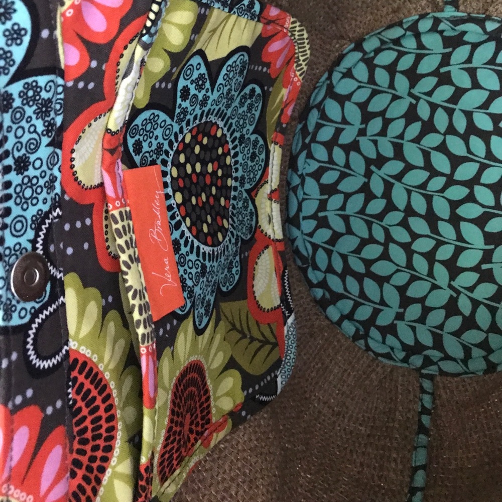 Vera Bradley straw Bucket tote "Flower Shower" - Picture 5 of 5