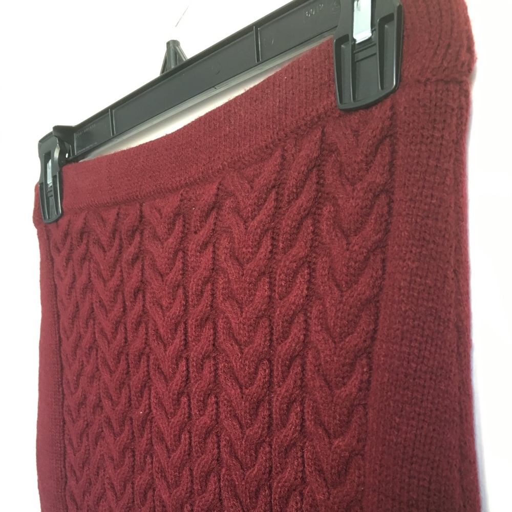 NY & Co. - Maroon Knitted Pencil Skirt SIZE: XS