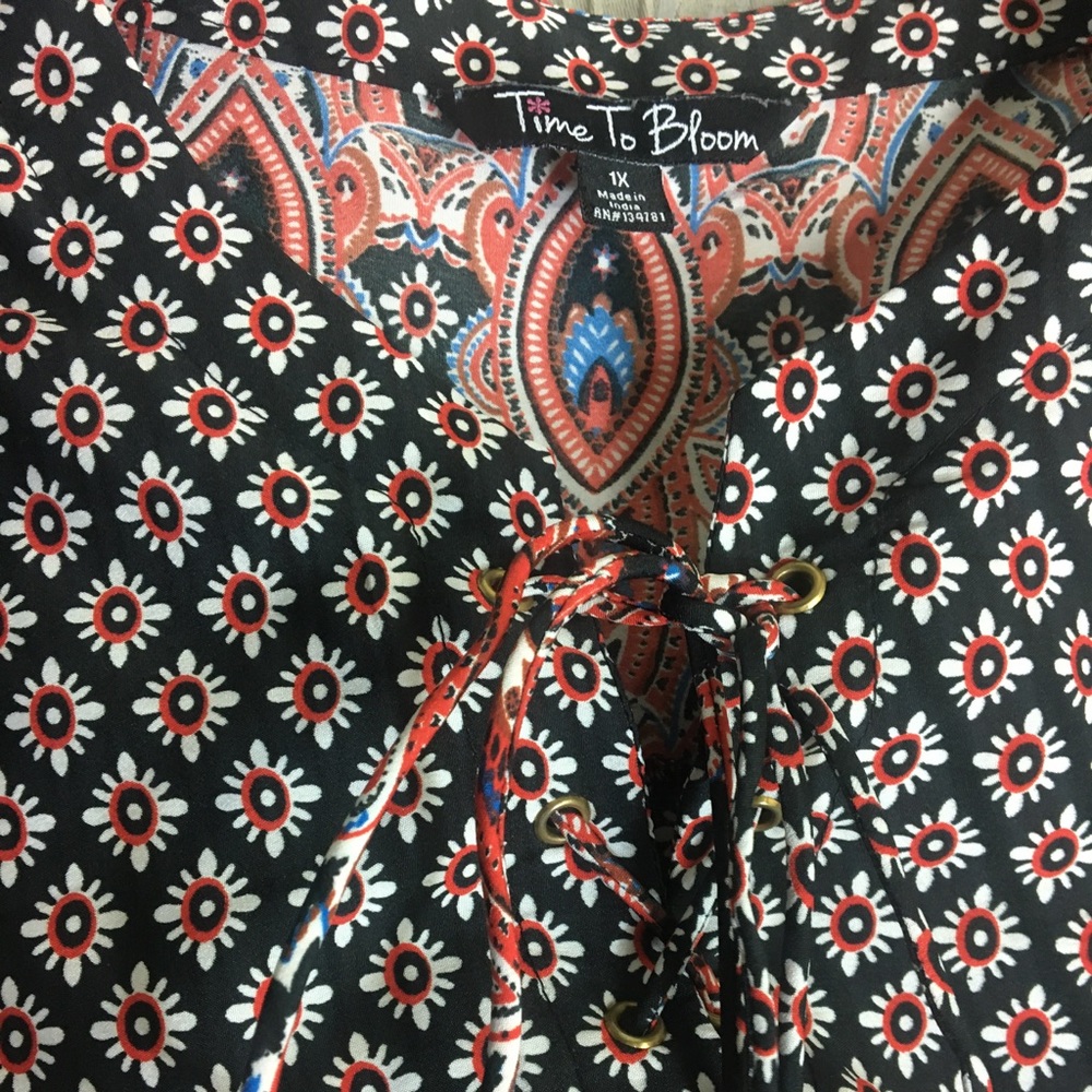 Patterned Blouse - Picture 3 of 4