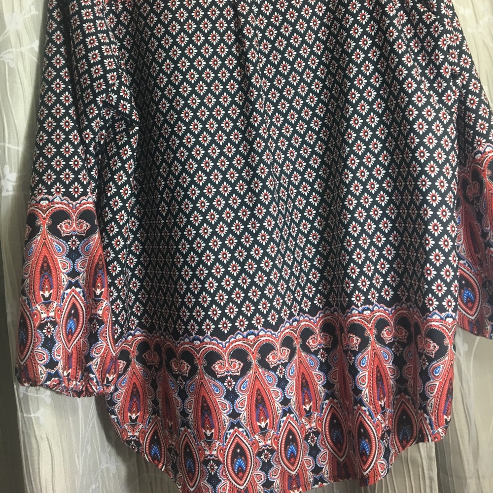 Patterned Blouse - Picture 4 of 4