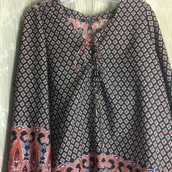 Patterned Blouse - Picture 2 of 4