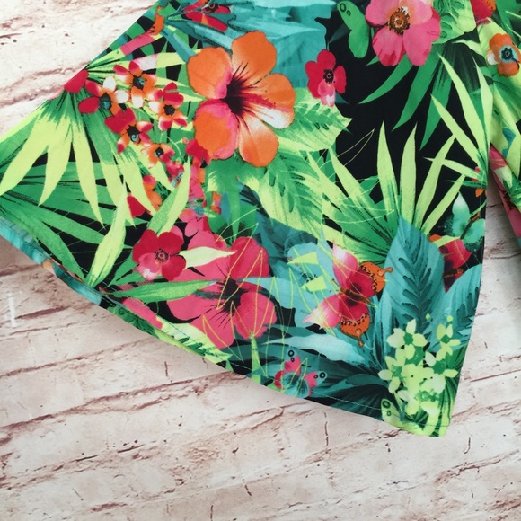 Tropical Floral Print Romper Outfit Size Large - Picture 4 of 8