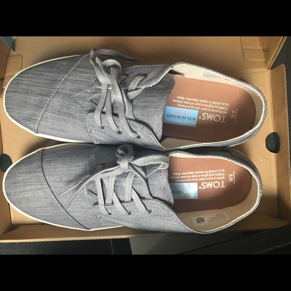 🛑SOLD🛑 NIB MENS TOMS