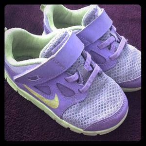 Toddler nike sneakers