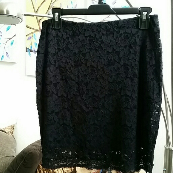 Express crop top mini skirt combo - Picture 3 of 4