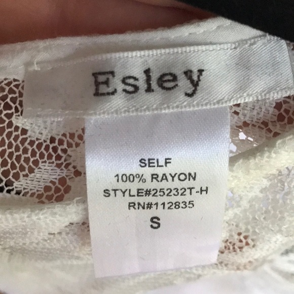 White lace open back Esley blouse - Picture 4 of 5